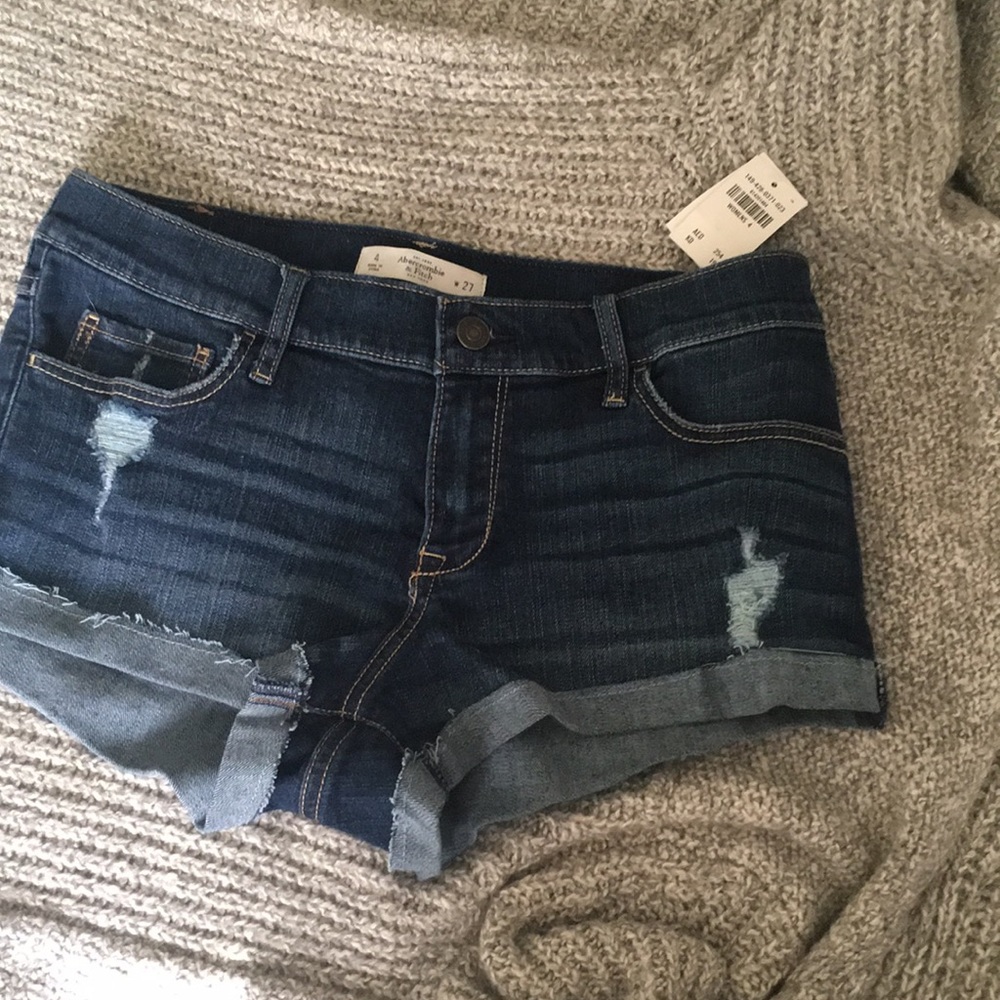 New Abercrombie shorts Size 4